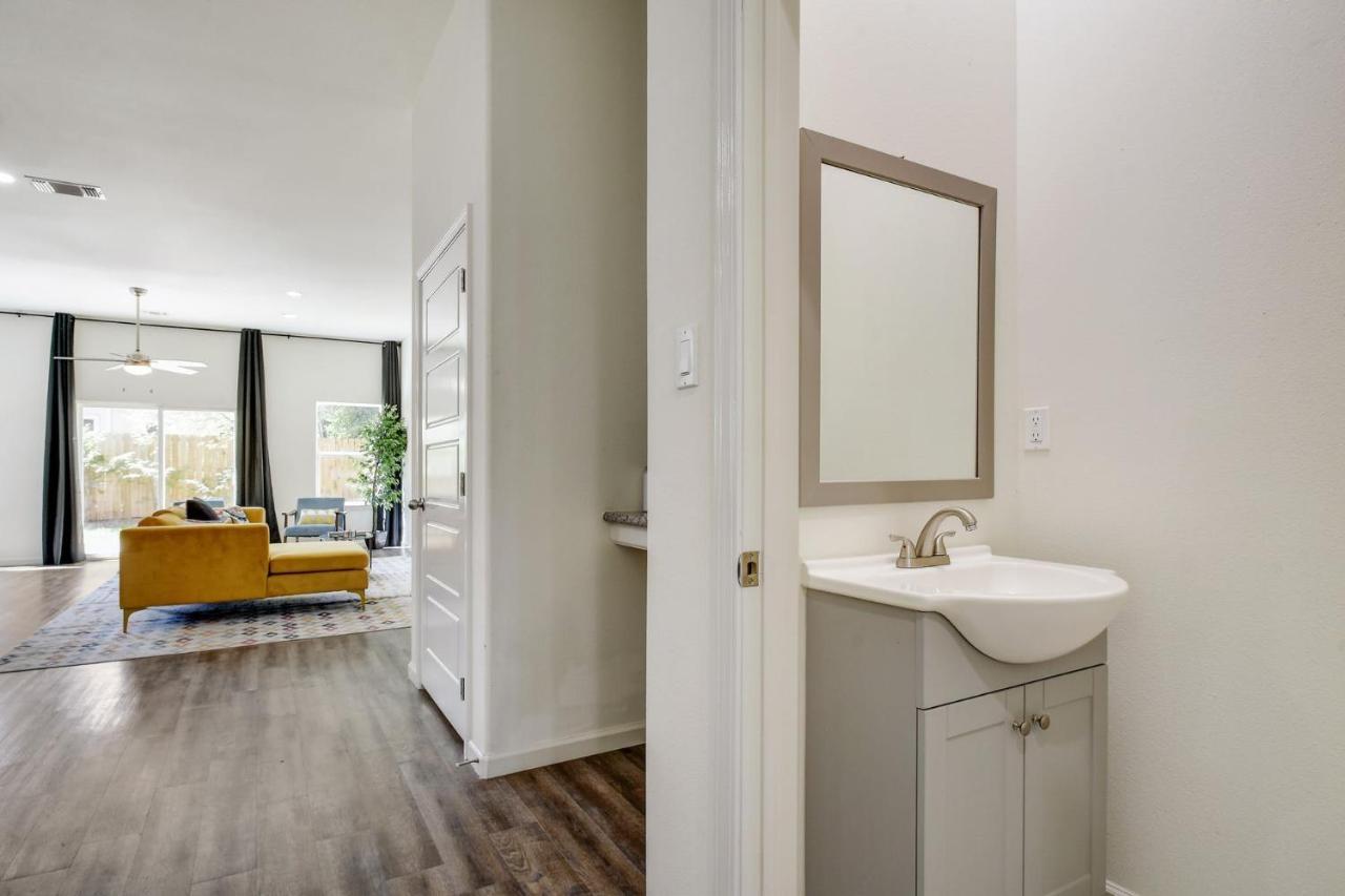 Family Stay! Near Downtown, Coffee Bar, King Bed San Antonio Exterior photo