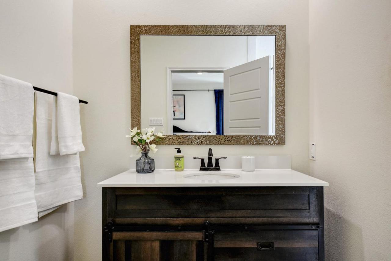 Family Stay! Near Downtown, Coffee Bar, King Bed San Antonio Exterior photo